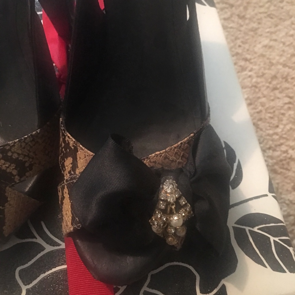 Shoes - Picture 2 of 2